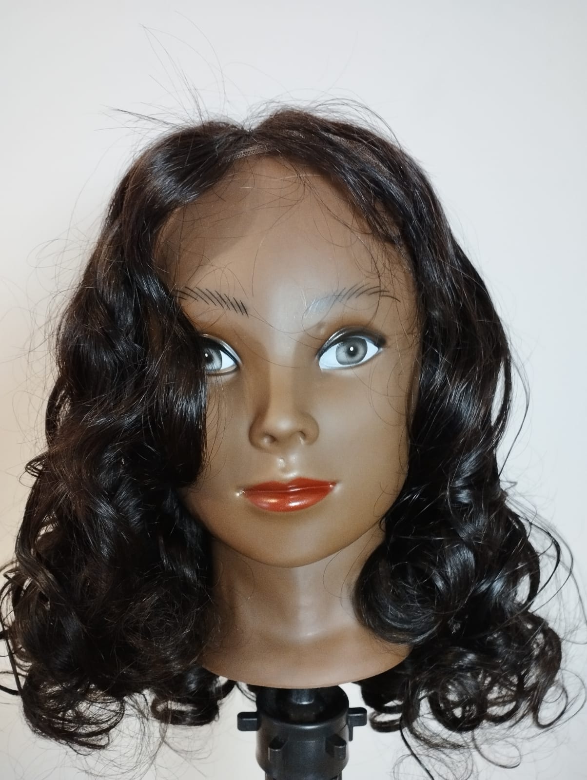 Perruque femme cheveux bouclés 14". Cheveux humains, origine Vietnam